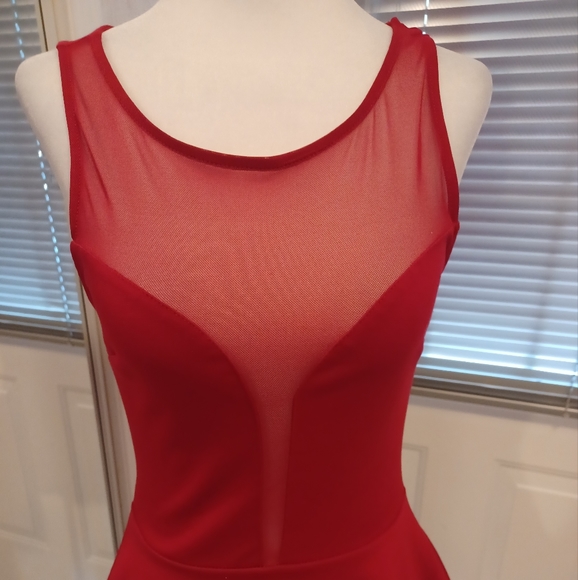4/$80 Red Flare Sleeveless Top With Mesh - Size Medium - Picture 2 of 7